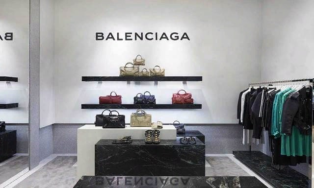 <strong>Balenciaga начинает принимать биткоин и эфир</strong>