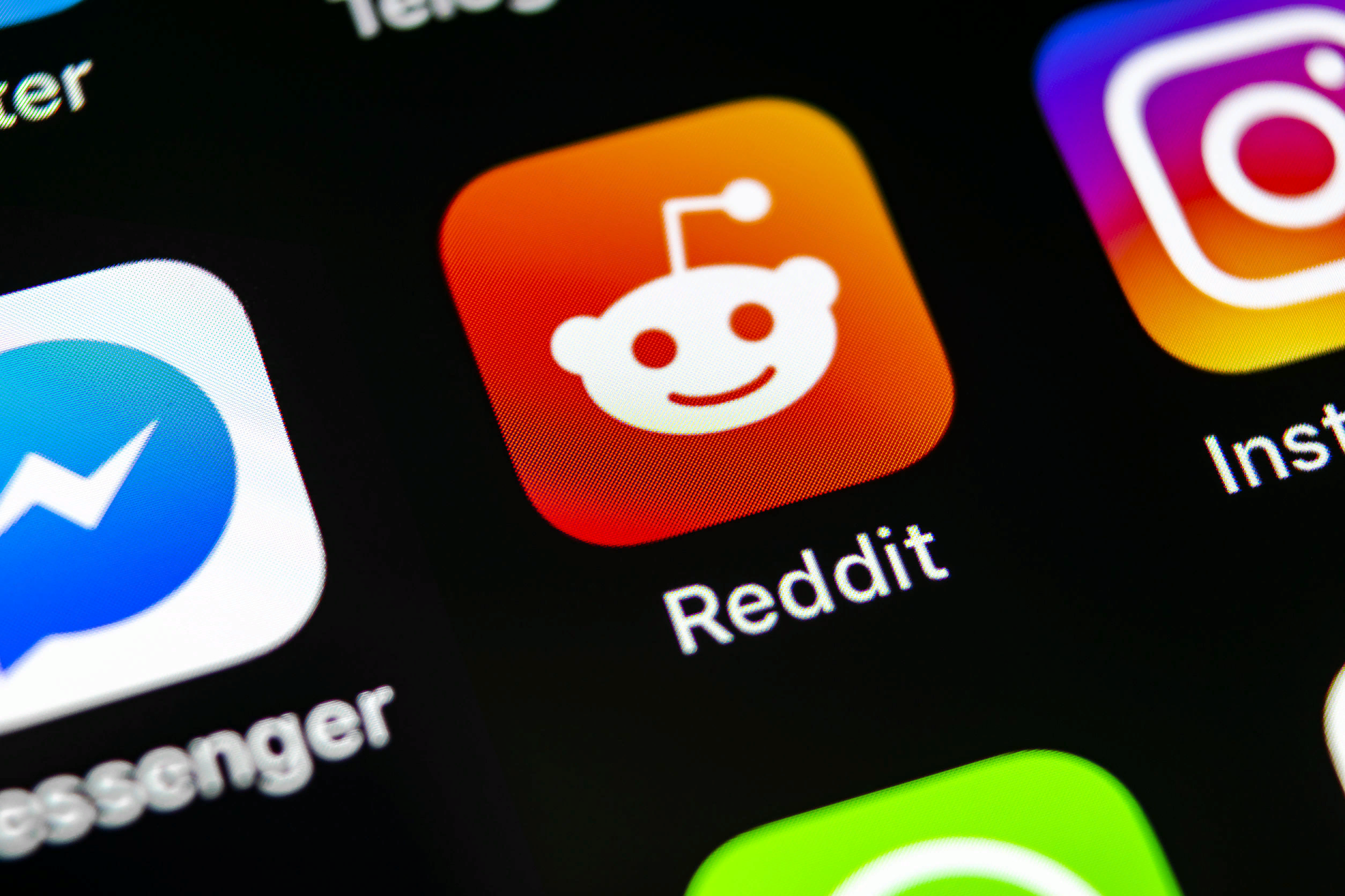 Отчет Reddit о продаже криптовалют перед SEC